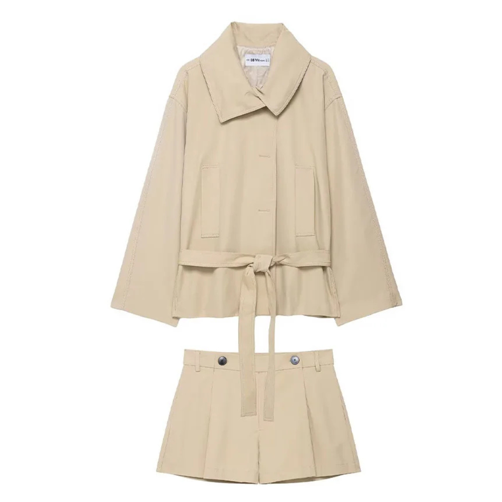 Trenchcoat with Waist Belt